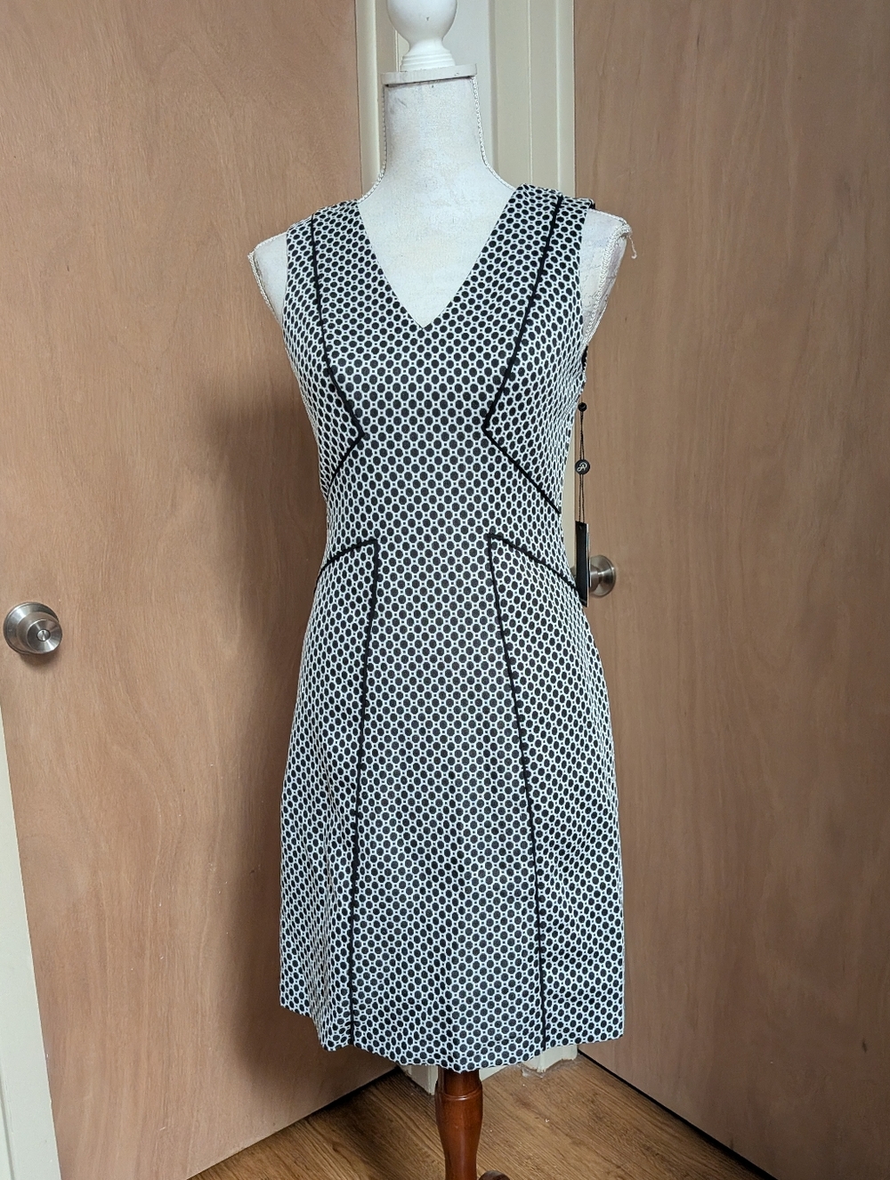 Adrianna Papell B&W Geometric Sheath Dress NWT Sleeveless Career Cocktail